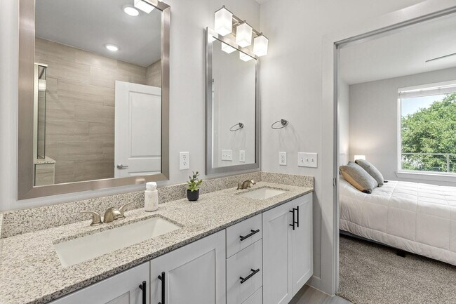 Building Photo - 5820 1/2 Cameron Rd