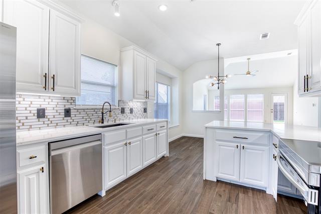 Building Photo - 2108 Shady Bend Cir