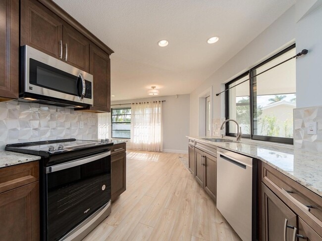 Building Photo - 110 17th St