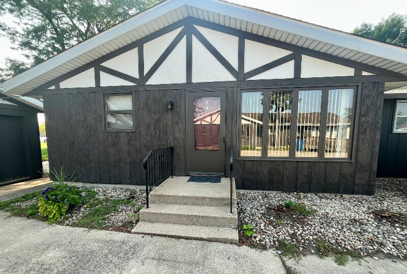 Primary Photo - 2624 44th St
