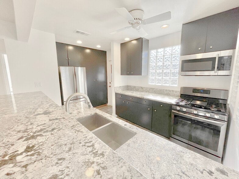 Building Photo - 11914 Ocean Park Blvd