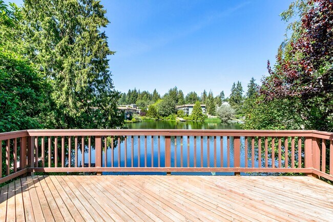 Building Photo - JENSEN DUPLEX