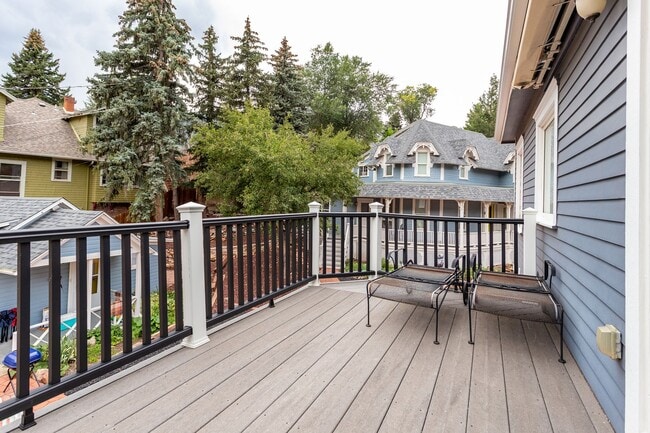 Building Photo - Charming 3-Bed, 2-Bath Home in Manitou Spr...