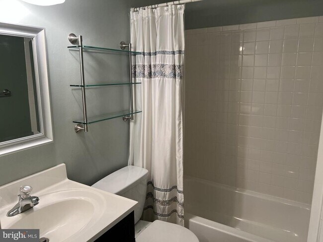 Building Photo - 9015 Piney Grove Dr
