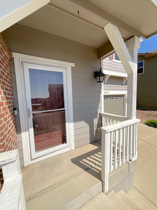Building Photo - 4 Bedroom Home Available Near Voyager Pkwy...