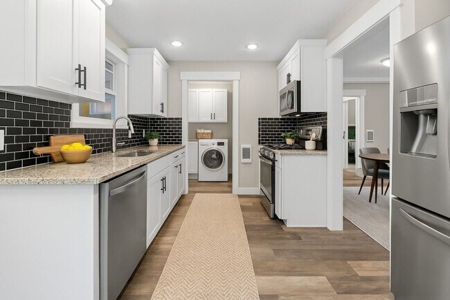 Building Photo - South D Street