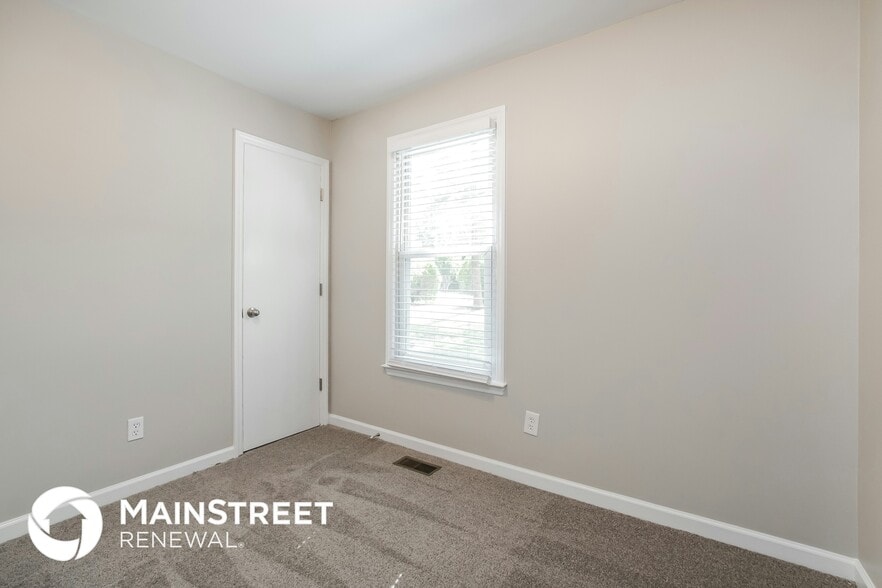 Building Photo - 108 S Bend Dr