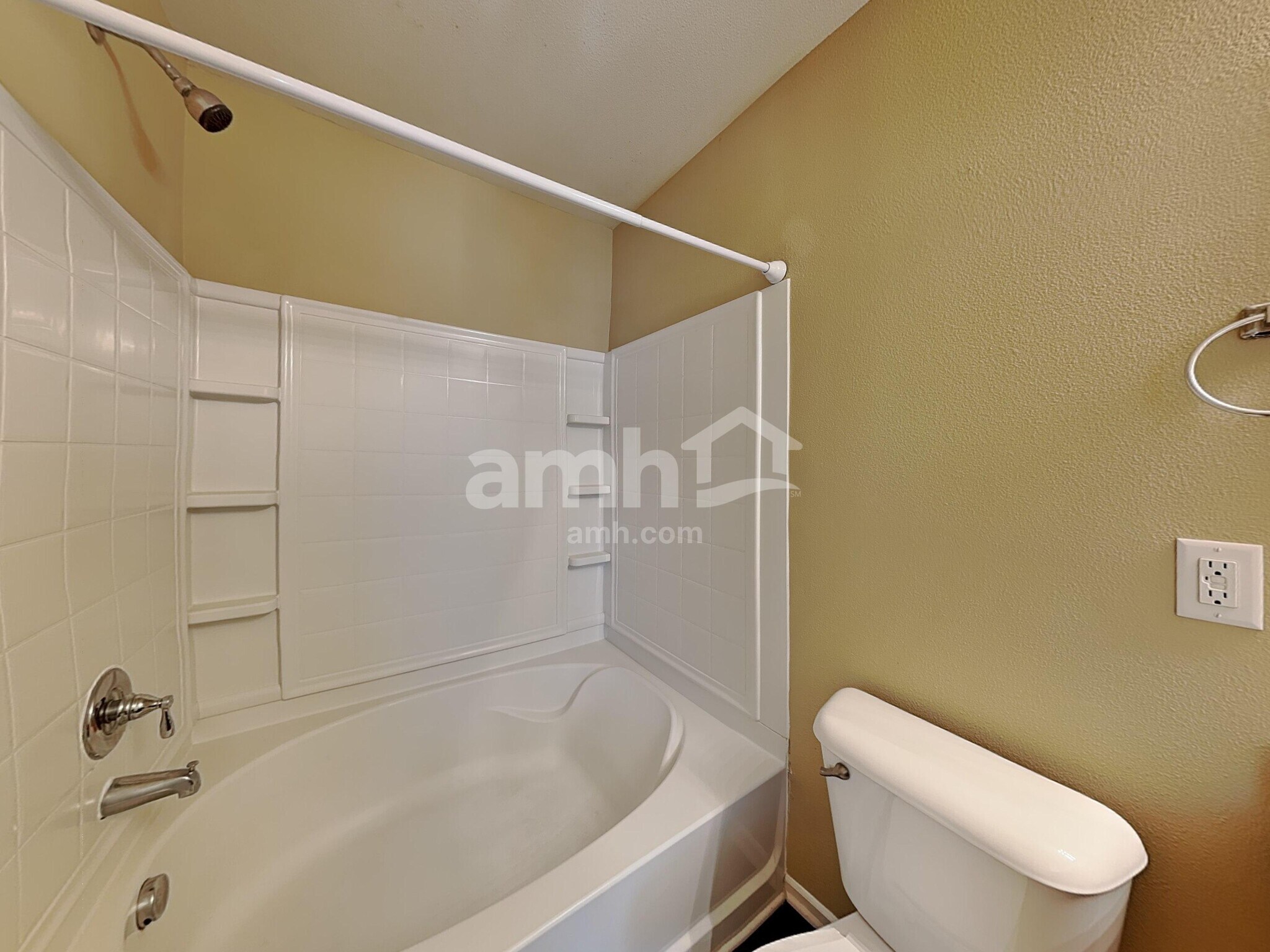 Building Photo - 4112 Lakewood Glen Dr