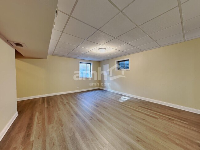 Building Photo - 2 Hastings Ct