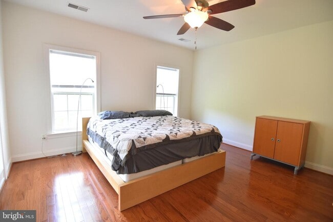 Building Photo - 22538 Landing Way