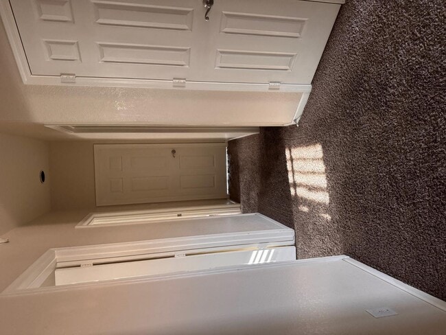 Building Photo - 979 E Brentrup Dr