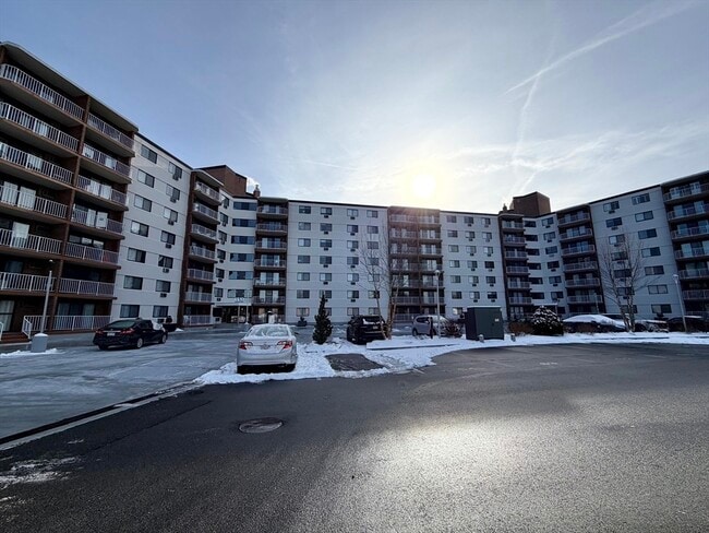 Building Photo - 151 Coolidge Ave