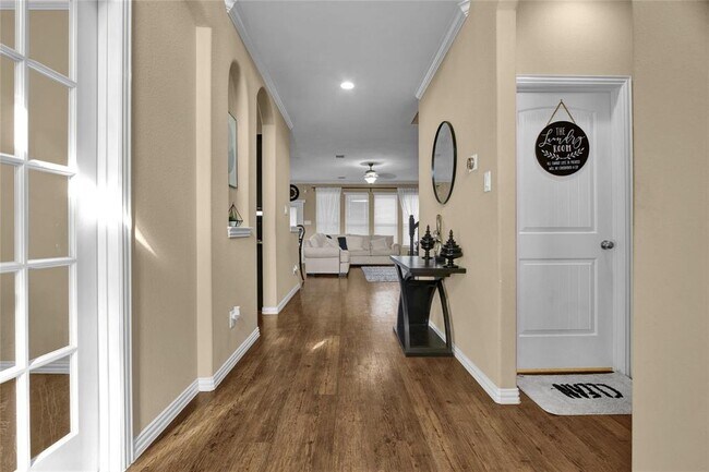 Building Photo - 6523 Point Hollow Ln