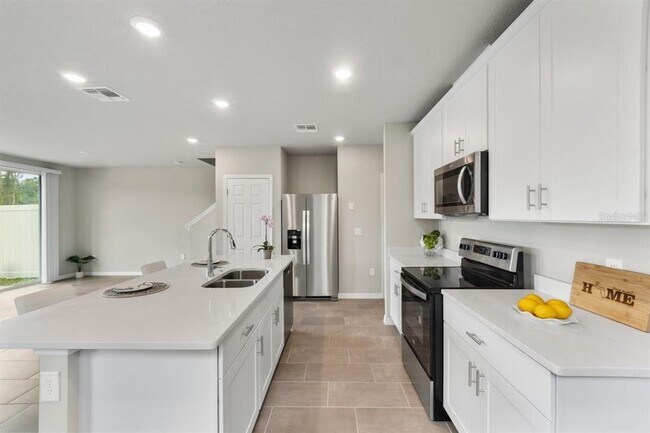 Building Photo - 726 Legacy Dr