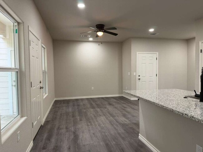 Building Photo - Spacious 2-Story 3BR Apartment Near Shopping, Parks & Major Highways in San Antonio