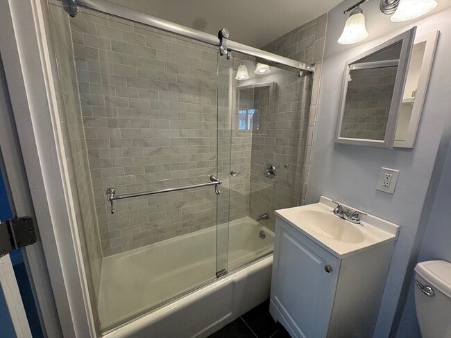 Building Photo - 516 Green St