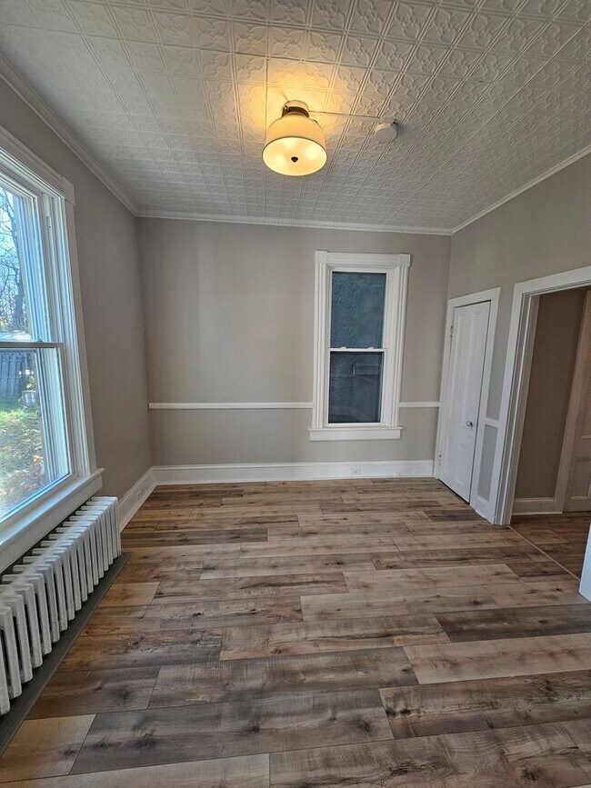 Building Photo - 3 Bedroom Apartment - Kingston, NY