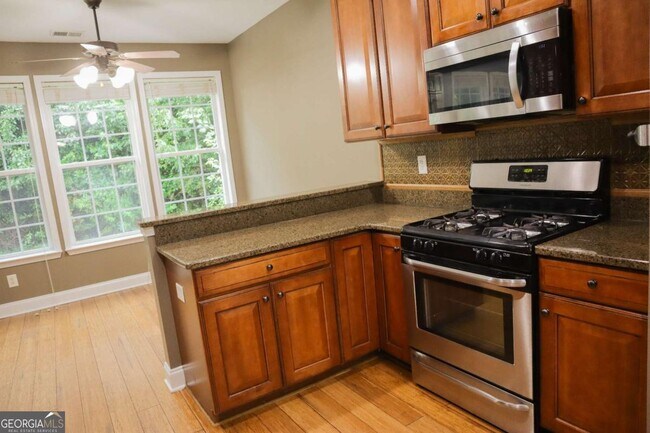 Building Photo - 1526 Lechemin Dr