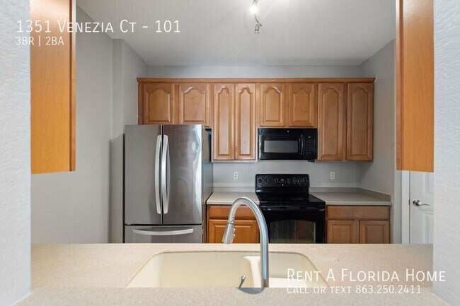 Building Photo - 1351 Venezia Ct
