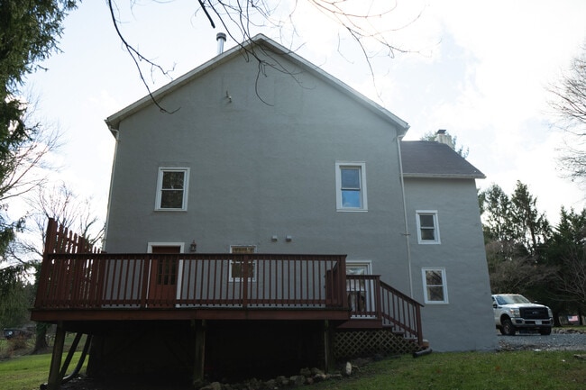 Building Photo - 197 Mercer Mill Rd