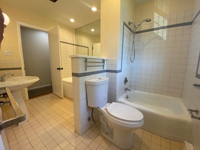 Building Photo - 220 Garland Dr