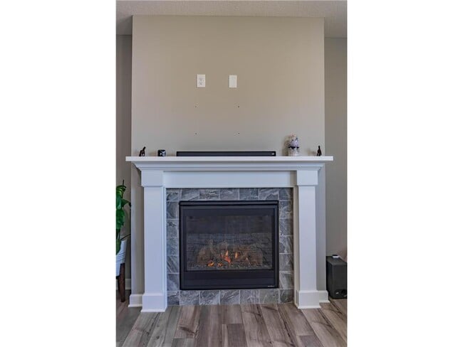 Building Photo - 1582 Edgebrook Ln