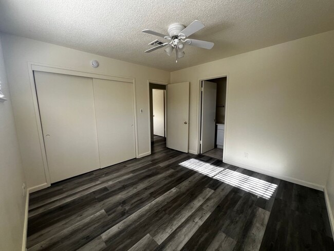 Building Photo - 5335 Castle St