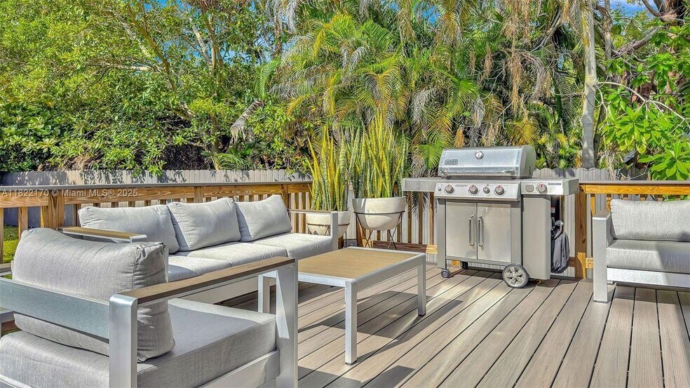 Building Photo - 130 SW 25th Rd