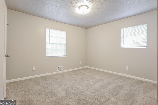 Building Photo - 8030 Kendrick Rd