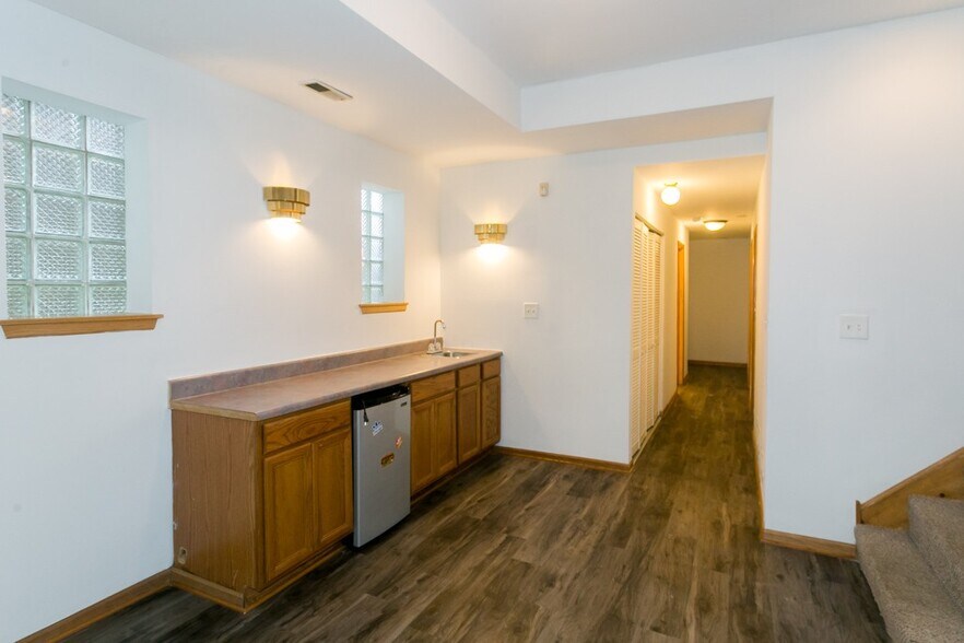 Building Photo - 1309 N Campbell Ave