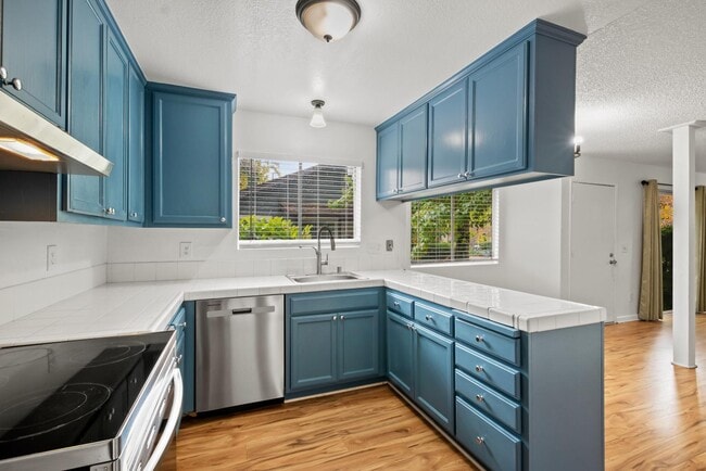 Building Photo - 1220 Mission Blvd