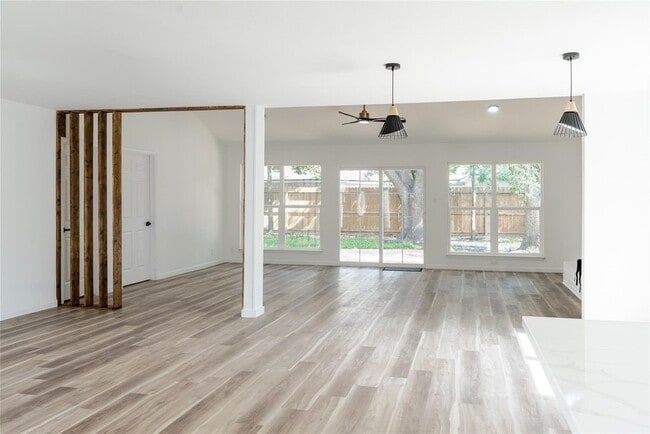 Building Photo - 1011 Crossfield Dr