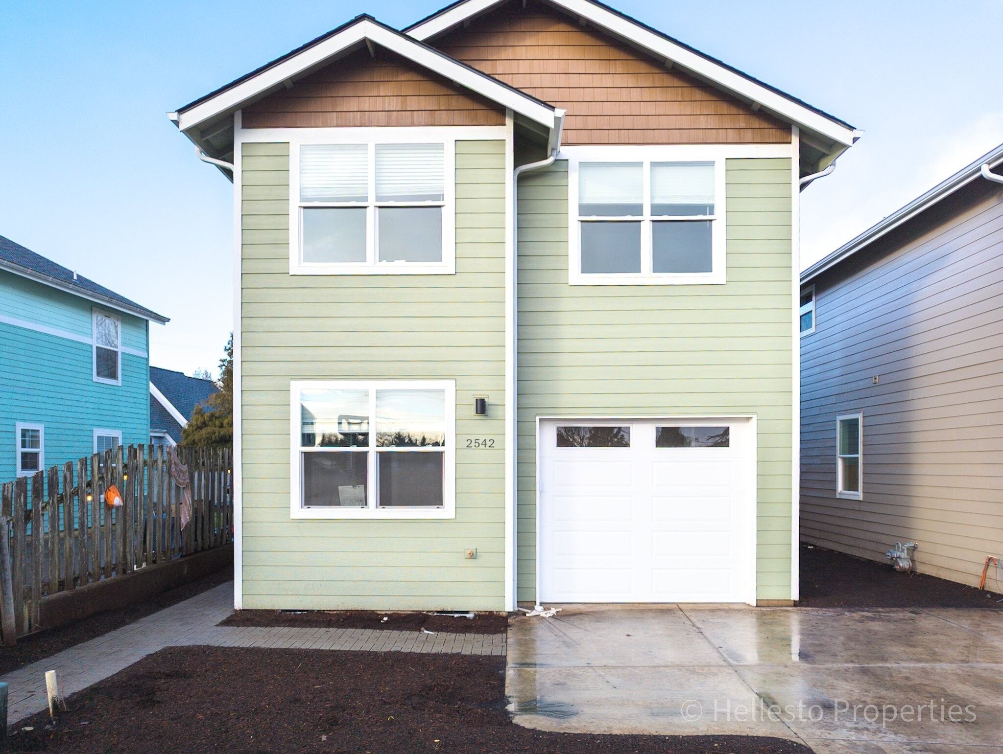 Building Photo - 2530 SW Coho St