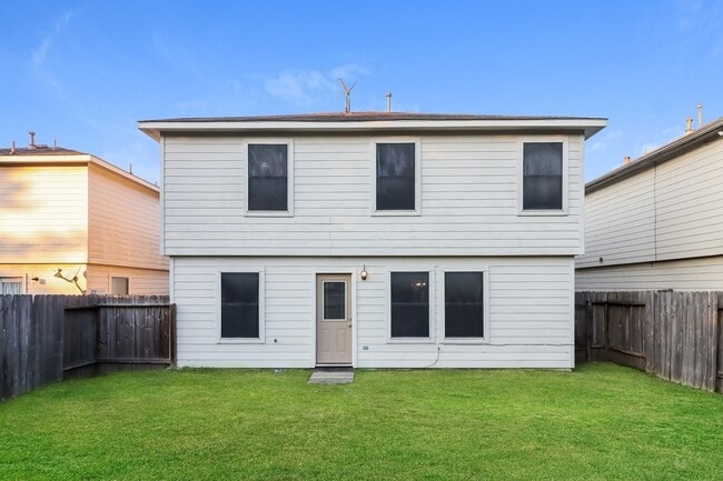 Building Photo - 2823 Packard Elm St