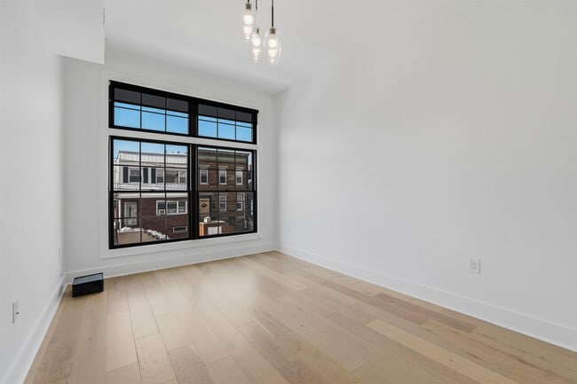 Building Photo - 194 Cambridge Ave