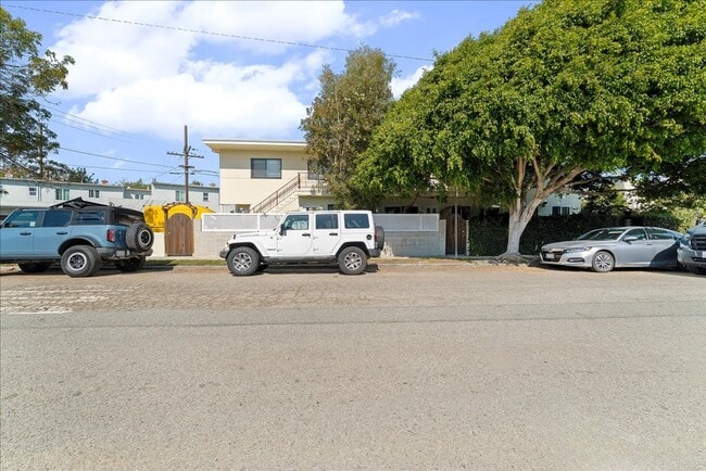 Building Photo - 1739 Washington Way