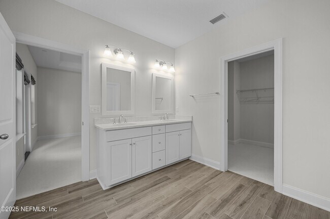 Building Photo - 23 Oak Pk Dr