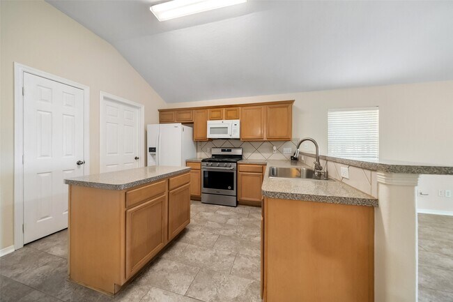 Building Photo - 273 Mesa View