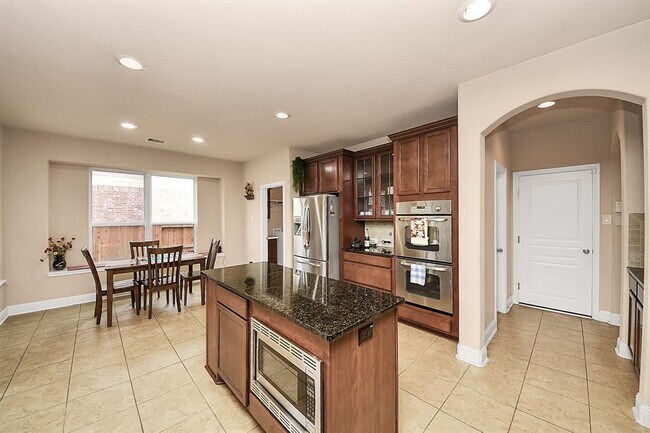 Building Photo - 22719 Shieldhall Ln