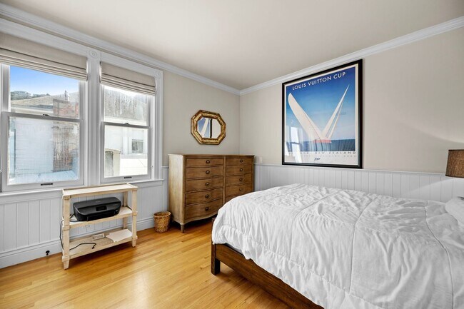Building Photo - 215 Bridgeway-2