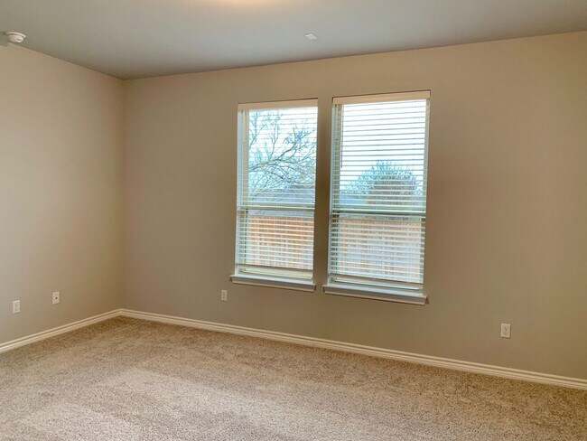 Building Photo - Single Level 4/2 Home in Highly Sought Aft...