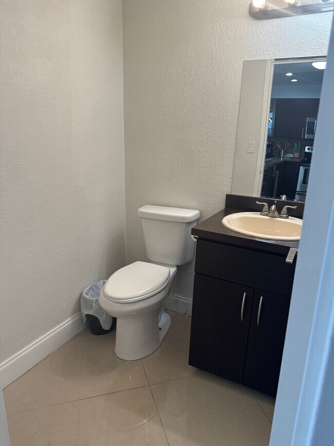 Building Photo - 3725 S Ocean Dr