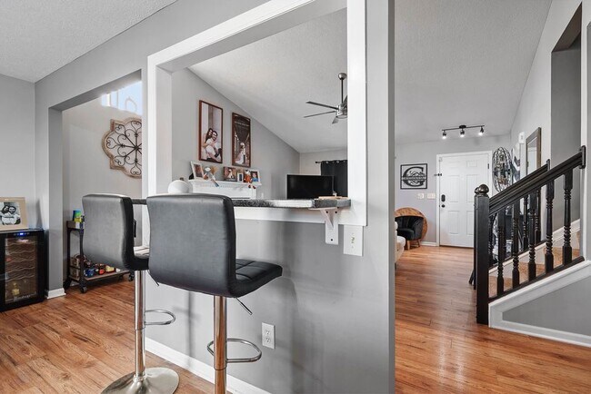 Building Photo - 5512 Meadow Passage Dr