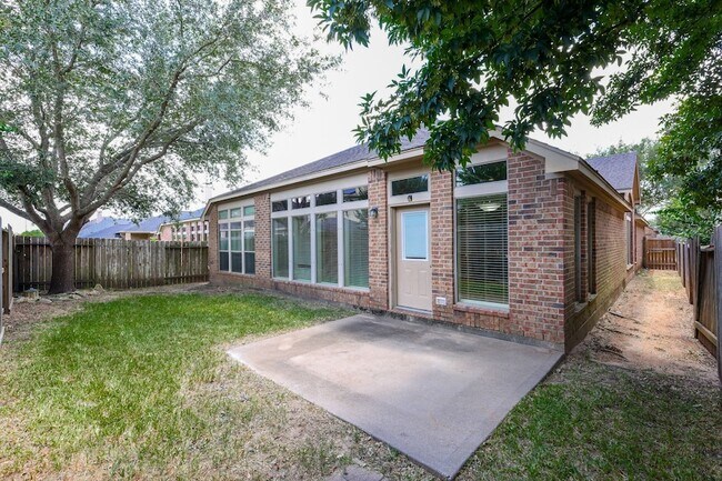 Building Photo - 2919 Chalet Knolls Ln
