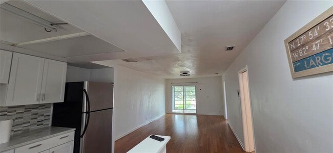 Building Photo - 1433 S Belcher Rd