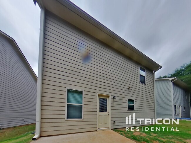 Building Photo - 52 Carriage Hls Dr SE