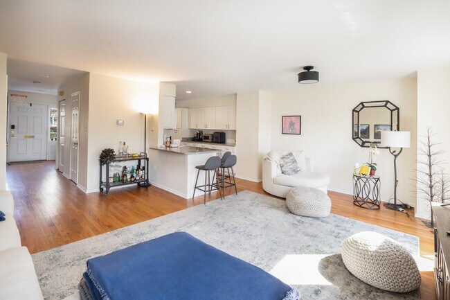 Building Photo - 10238 Arizona Cir