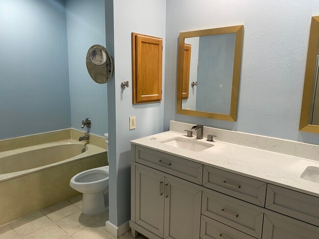 Building Photo - 3865 Suffolk Ln