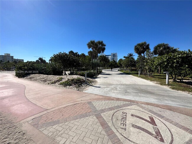 Building Photo - 7700 Collins Ave