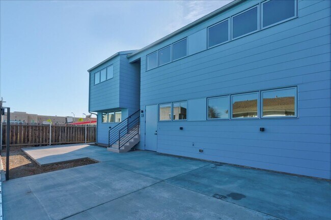 Building Photo - New 2 Bedroom Home in Historic Sherman Heights - Available For Immediate Move-In